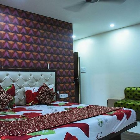 Hotel Dilip Indore Bagian luar foto