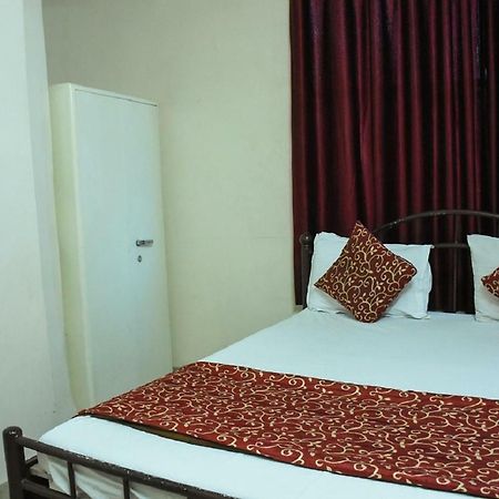 Hotel Dilip Indore Bagian luar foto